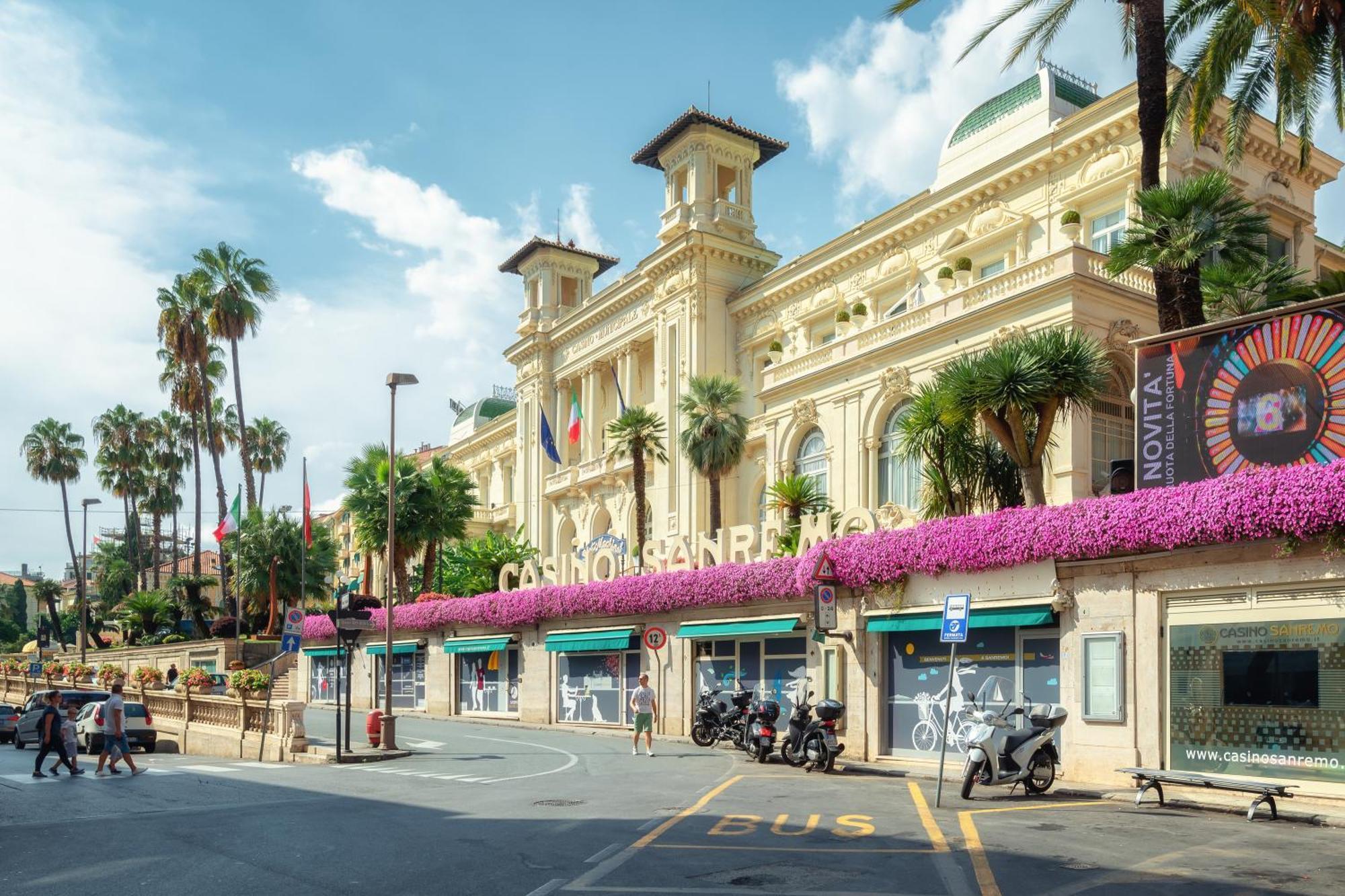 Seven Suites Apartments - Via Matteotti 178 サンレモ エクステリア 写真
